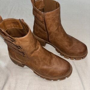 Pierre Dumas Camden Lug Ankle Boot Tan Chunky Sole Women's SZ 8.5 Boho